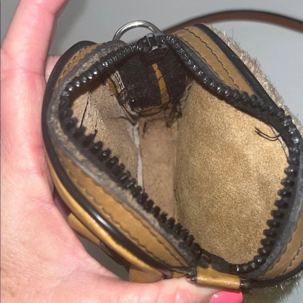 Source Unknown chic belt